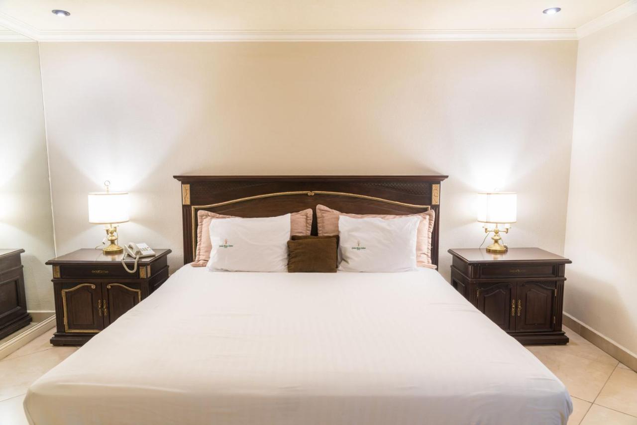 Rose Hotel مونتيري المظهر الخارجي الصورة